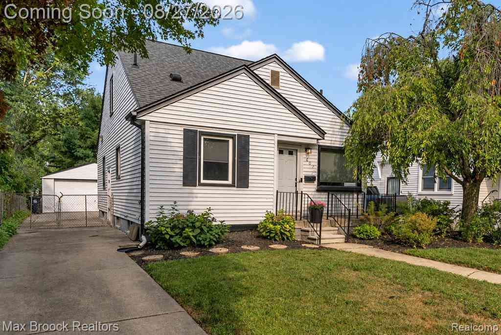 Homes For Sale - 807 N Vermont Avenue <br/> Royal Oak, MI 48067