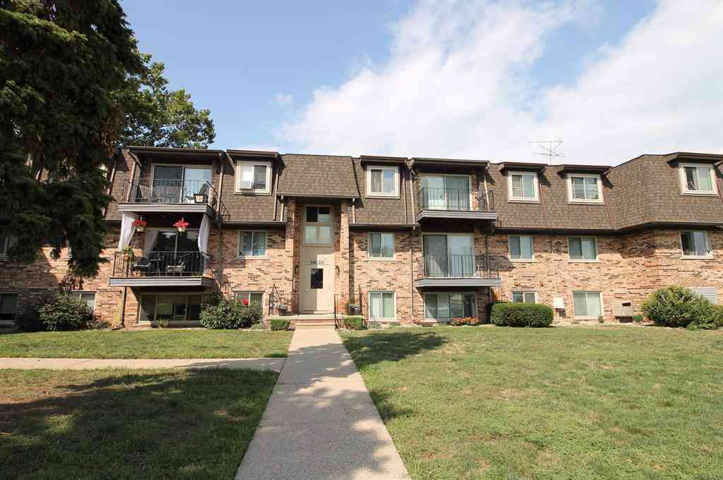 Condo For Sale - 433 Riviera Drive <br/> Macomb County, Saint Clair Shores, MI 48080