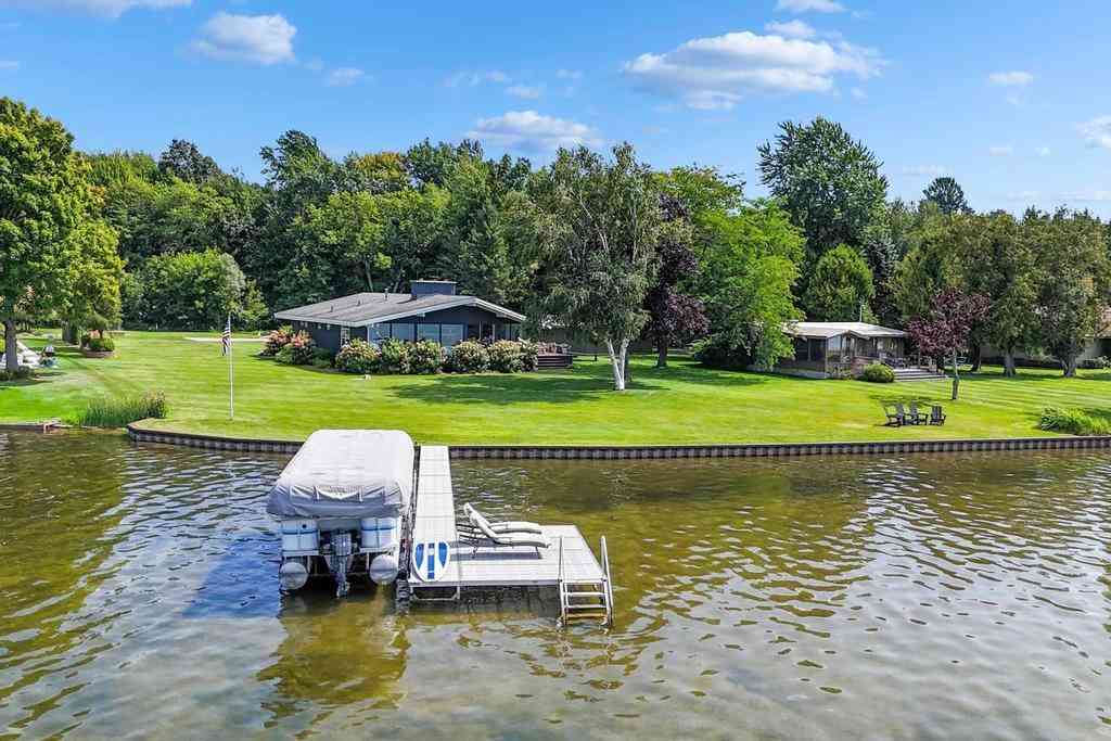 Homes For Sale - 3748 E Duck Lake Road <br/> Grawn, MI 49637