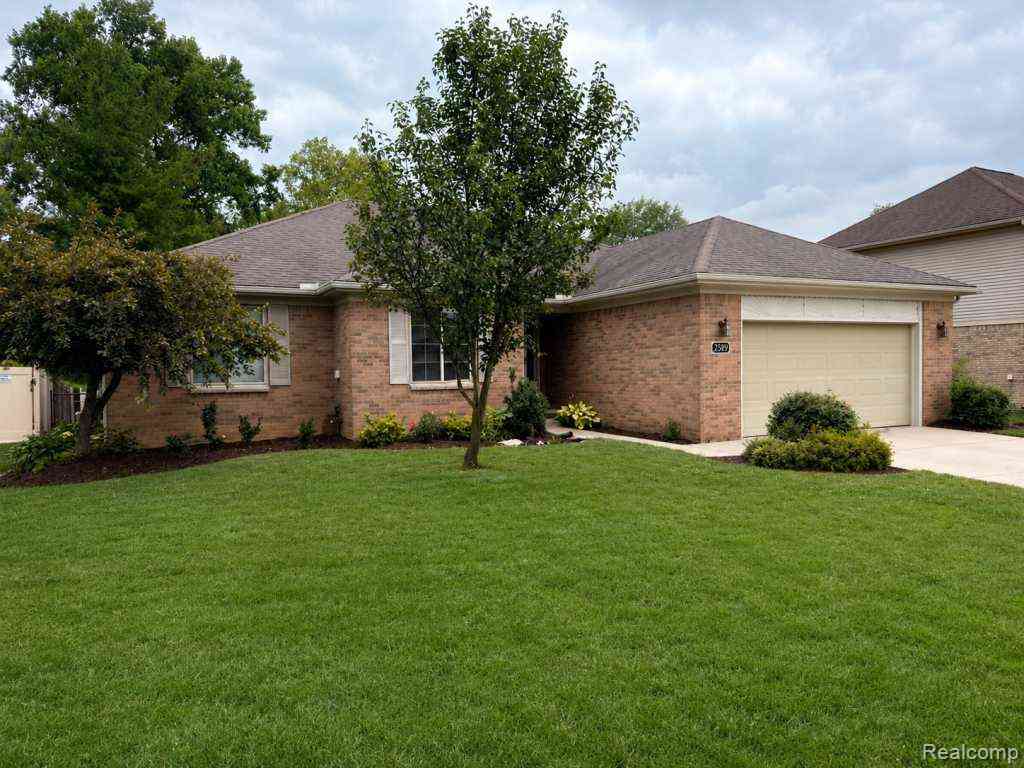 Homes For Sale - 2589 Barns Drive <br/> Westland, MI 48186