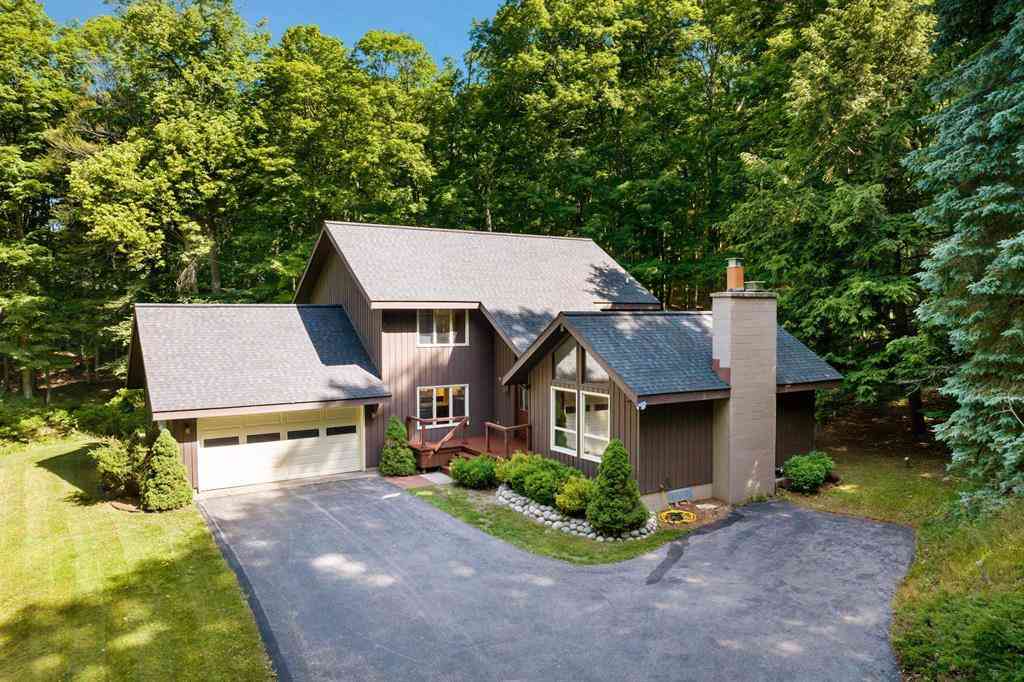 Homes For Sale - 8676 Fairway Drive <br/> Benzie County, Beulah, MI 49617