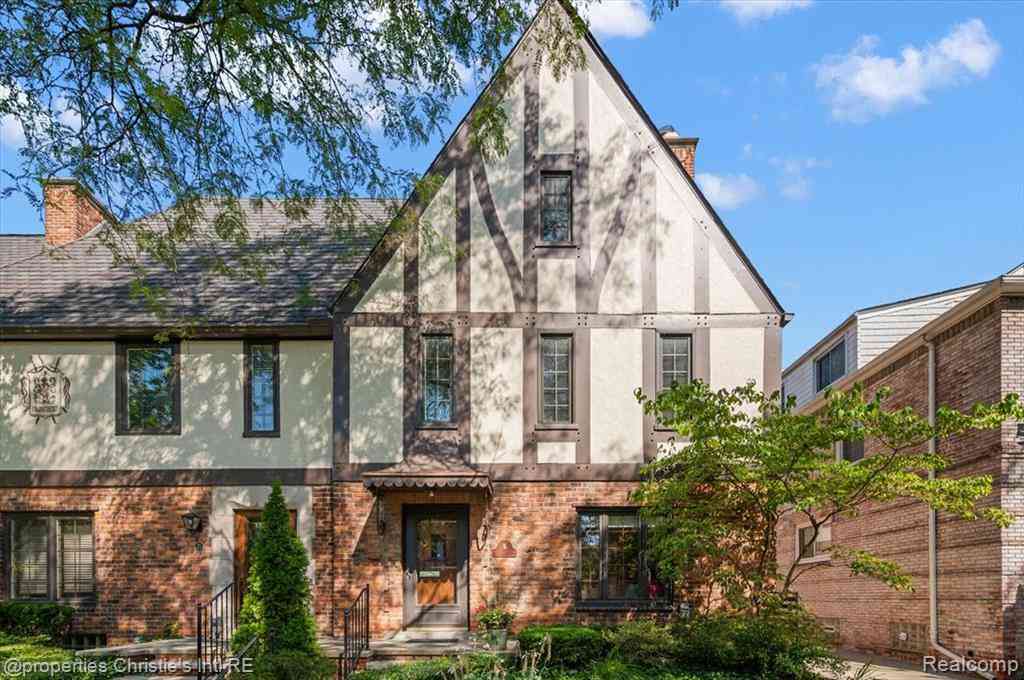 Condo For Sale - 37 Cranford Lane <br/> Wayne County, Grosse Pointe, MI 48230
