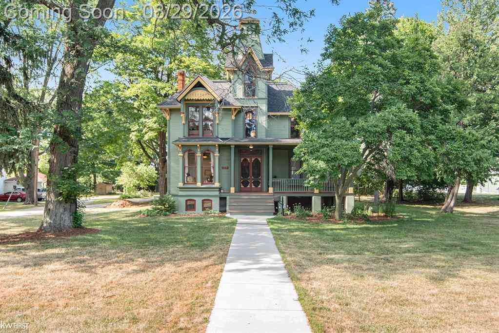 Homes For Sale - 308 W Shiawassee Avenue <br/> Fenton, MI 48430