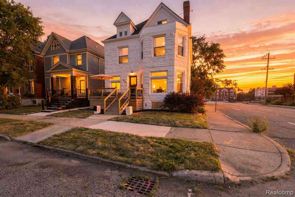 Homes For Sale - 402 Horton Street <br/> Detroit, MI 48202