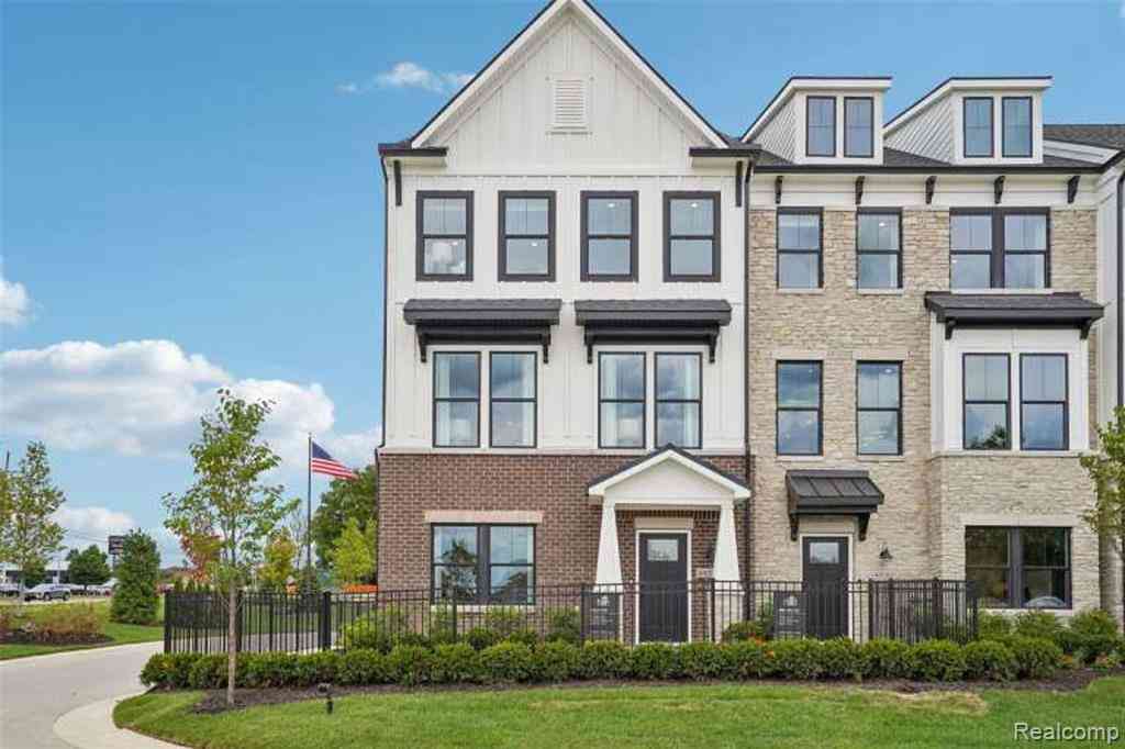 Condo For Sale - 44010 Oakmont Drive <br/> Wayne County, Plymouth, MI 48170