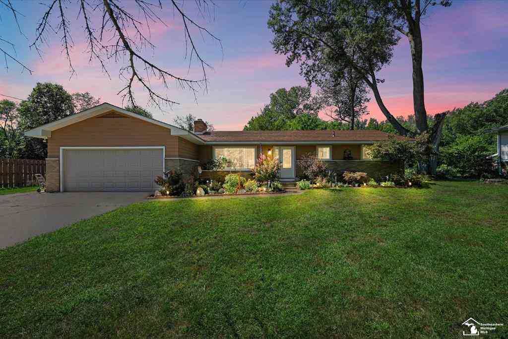 Homes For Sale - 8417 Saratoga Drive <br/> Monroe County, Lambertville, MI 48144