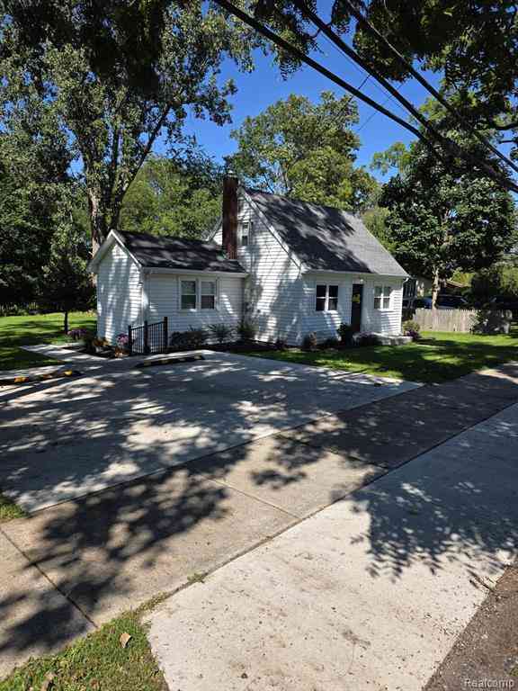 Homes For Sale - 230 Water Street <br/> Grass Lake, MI 49240