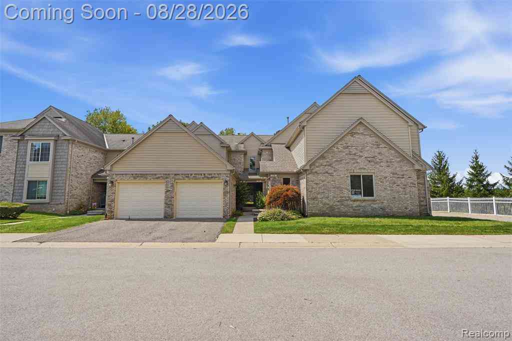 Condo For Sale - 734 S Milford Road <br/> Milford, MI 48381