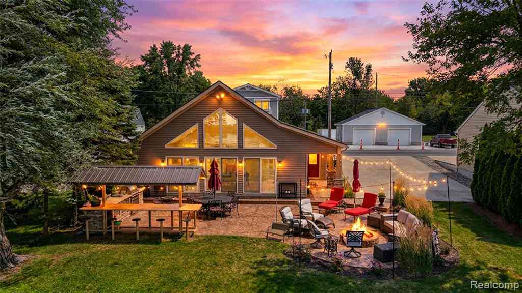 Homes For Sale - 453 E Shore Drive <br/> Washtenaw County, Whitmore Lake, MI 48189
