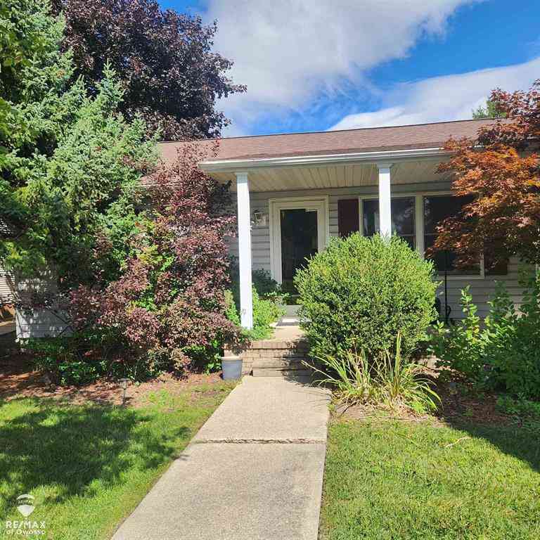 Homes For Sale - 21717 Hawthorn Court <br/> Macomb, MI 48404