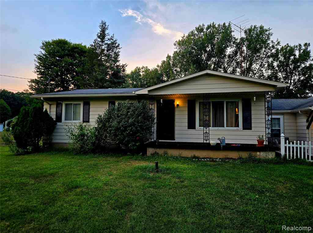 Homes For Sale - 9341 Downing Road <br/> Saginaw County, Birch Run, MI 48415