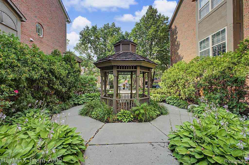 Condo For Sale - 22137 W Village Drive <br/> Wayne County, Dearborn, MI 48124