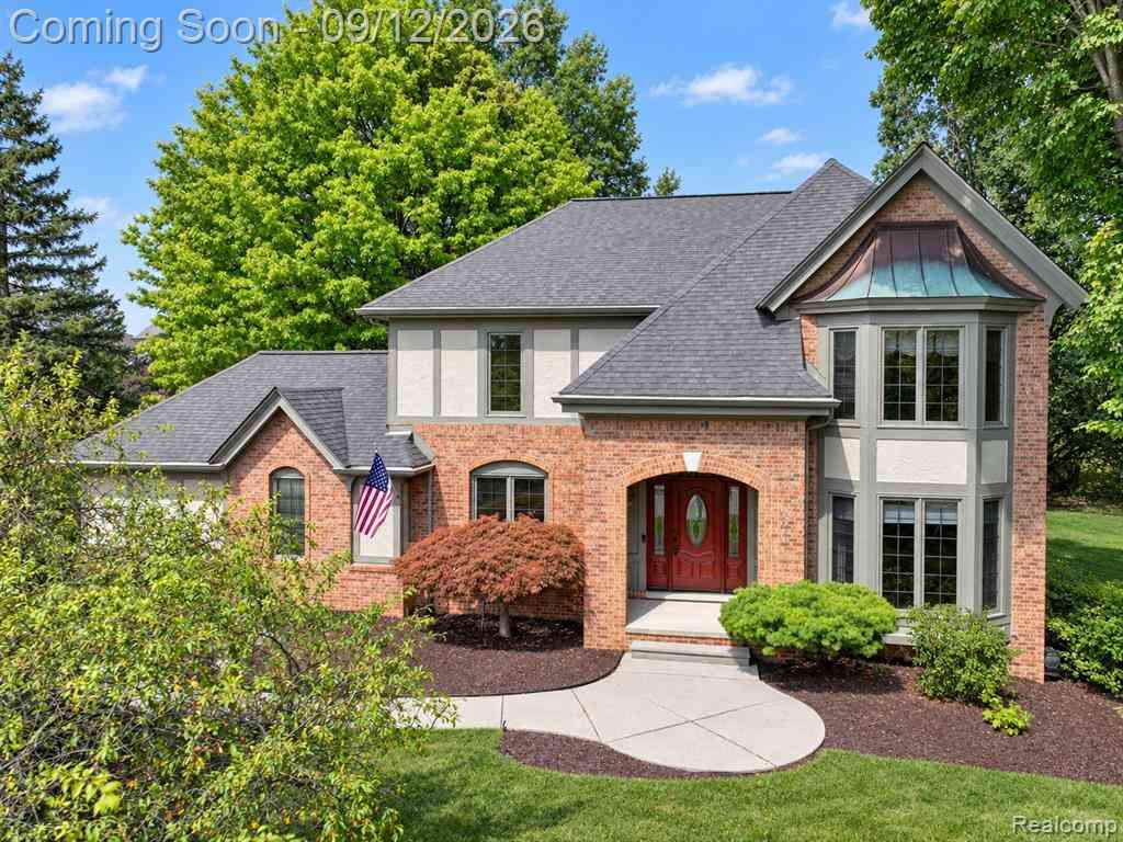 Homes For Sale - 39202 Point Court <br/> Farmington Hills, MI 48331