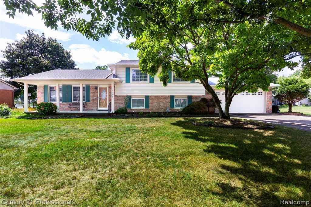 Homes For Rent - 6361 Emerald Lake Drive <br/> Oakland County, Troy, MI 48085