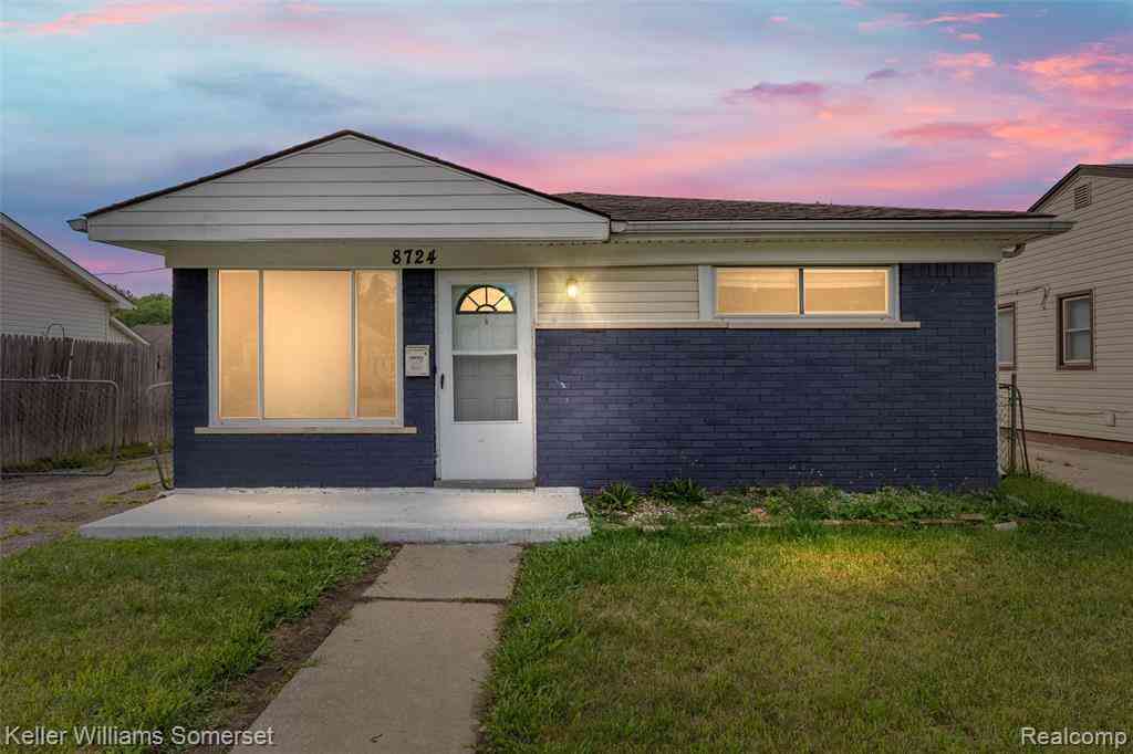 Homes For Sale - 8724 Essex Avenue <br/> Macomb County, Warren, MI 48089