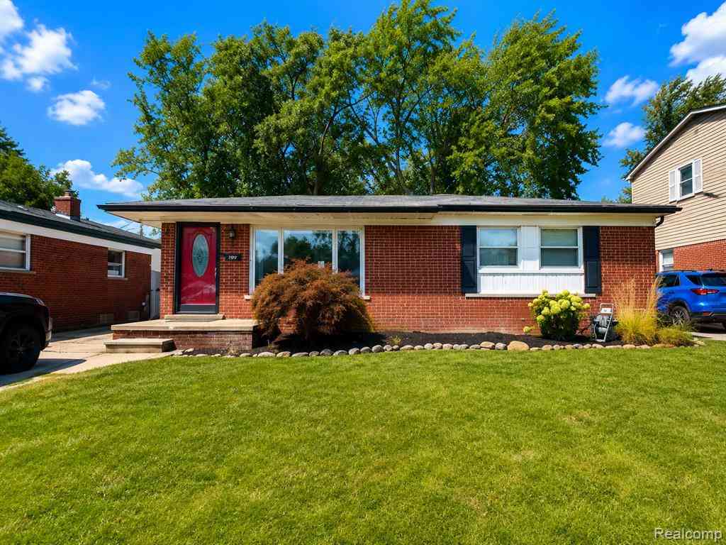 Homes For Sale - 1507 E Windemere Avenue <br/> Royal Oak, MI 48073