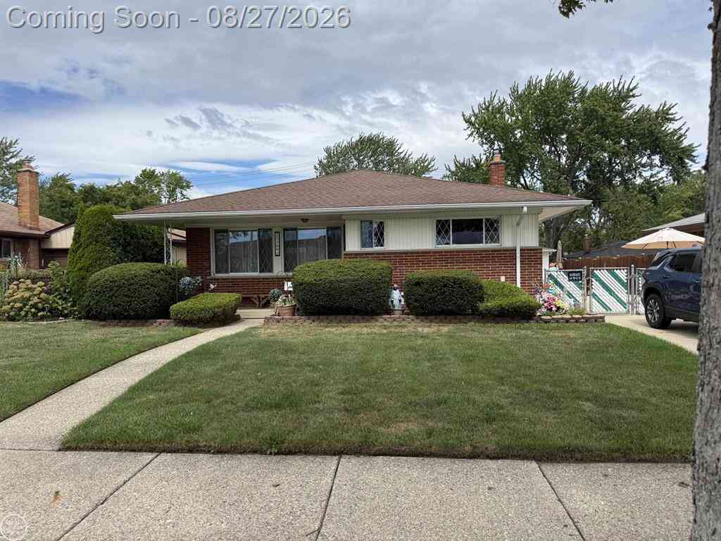 Homes For Sale - 21009 Danbury Street <br/> Clinton Township, MI 48035