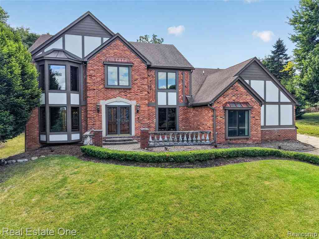 Homes For Sale - 871 Stanford Court <br/> Rochester, MI 48309
