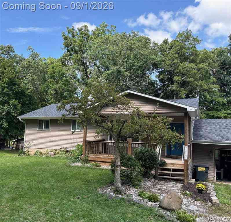 Homes For Sale - 12389 White Lake Road <br/> Fenton, MI 48430
