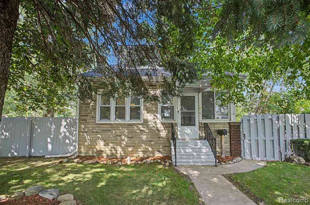 Homes For Sale - 40 W Benson Street <br/> Ecorse, MI 48229