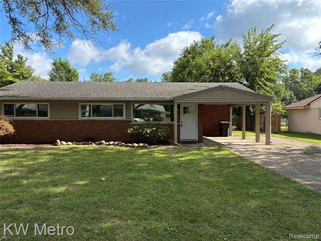 Homes For Sale - 2644 Penna Drive <br/> West Bloomfield, MI 48324