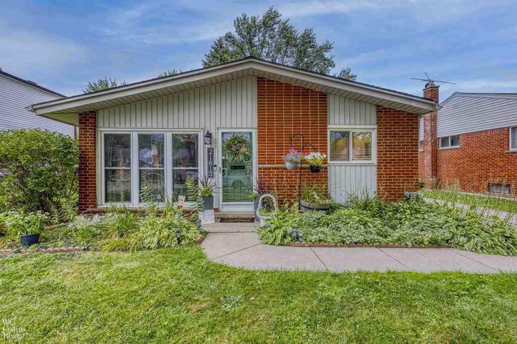 Homes For Sale - 21613 Parkway Street <br/> Saint Clair Shores, MI 48082