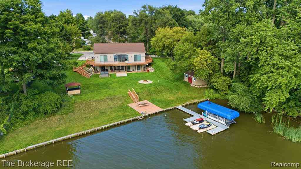 Homes For Sale - 4499 5th Street <br/> Lapeer County, Columbiaville, MI 48421