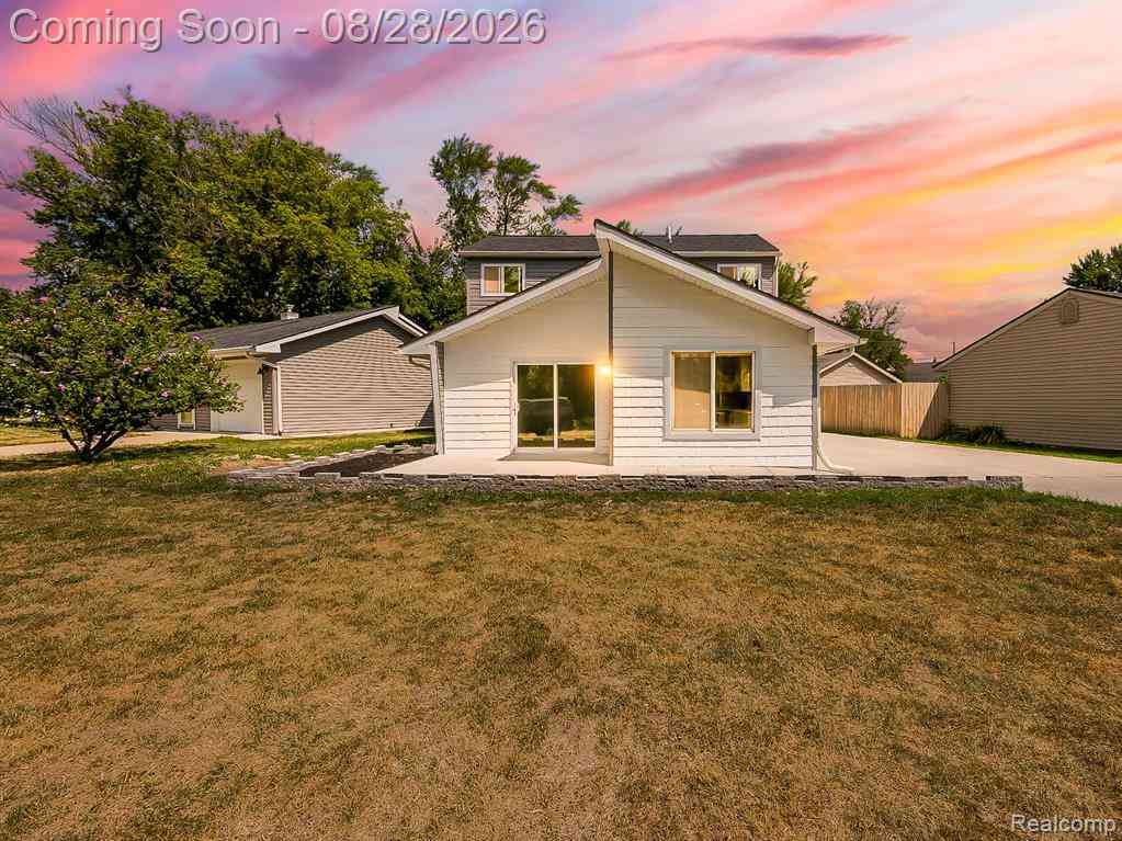 Homes For Sale - 3402 Elmhurst Avenue <br/> Royal Oak, MI 48073