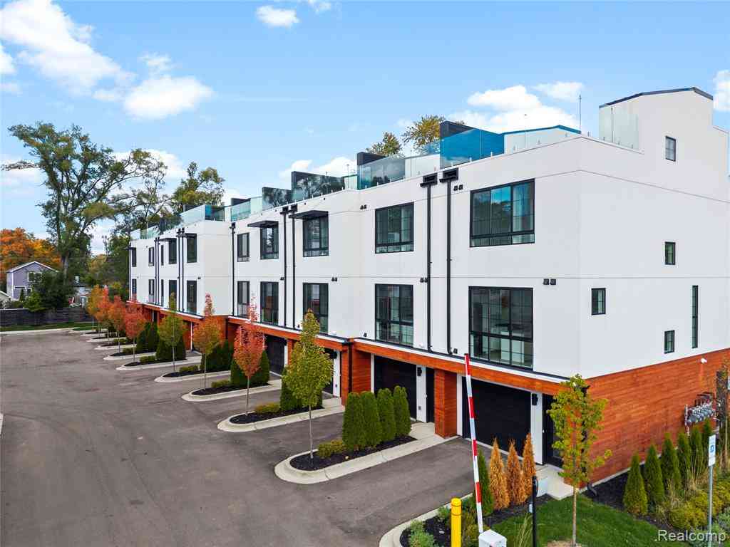 Condo For Sale - 533 E Harrison Avenue  #23<br/> Royal Oak, MI 48067