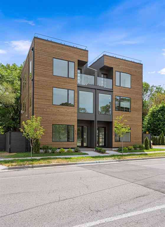 Condo For Sale - 215 Barlow Street <br/> Traverse City, MI 49686