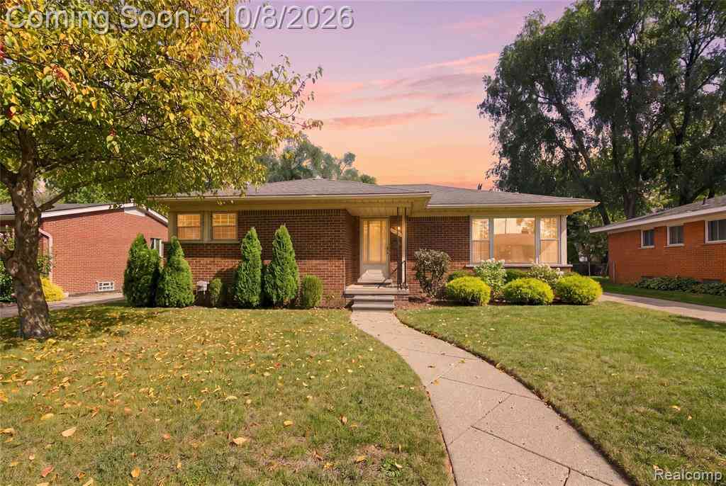 Homes For Sale - 9030 Hanlon Street <br/> Livonia, MI 48150