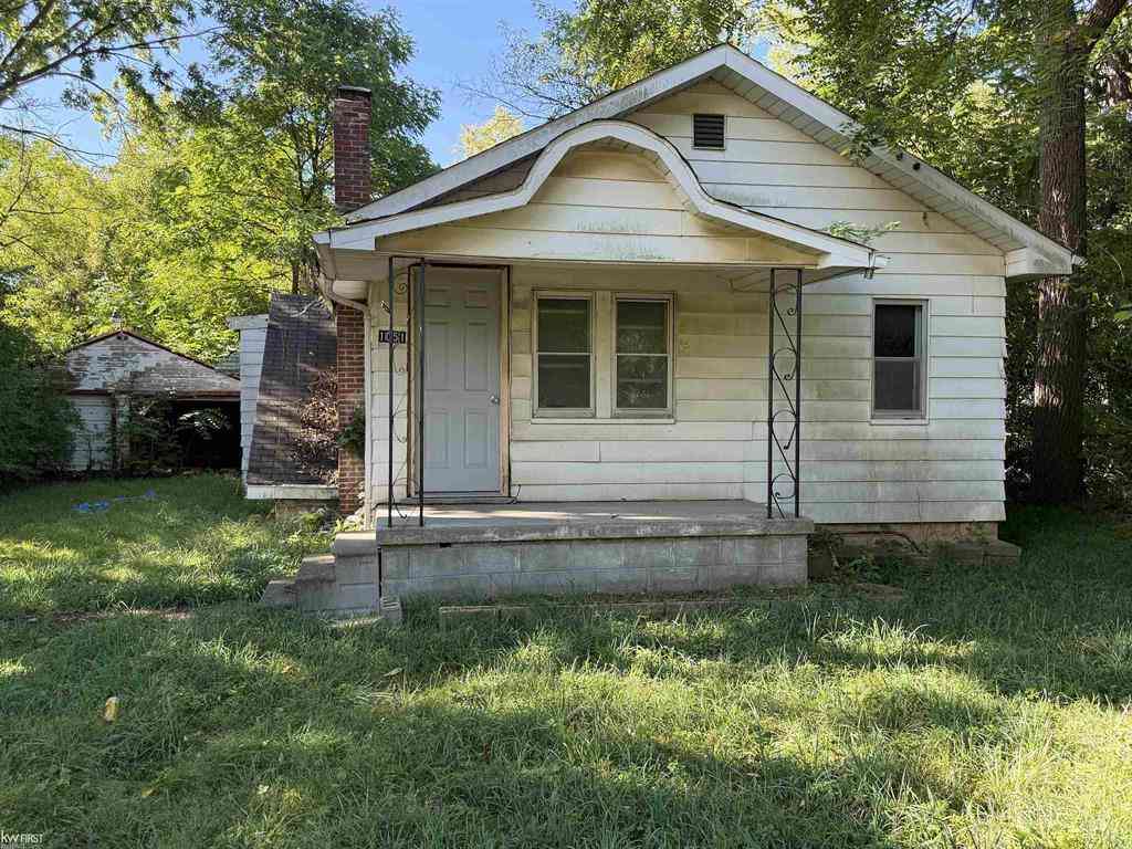 Homes For Sale - 1051 W Yale Avenue <br/> Genesee County, Flint, MI 48505