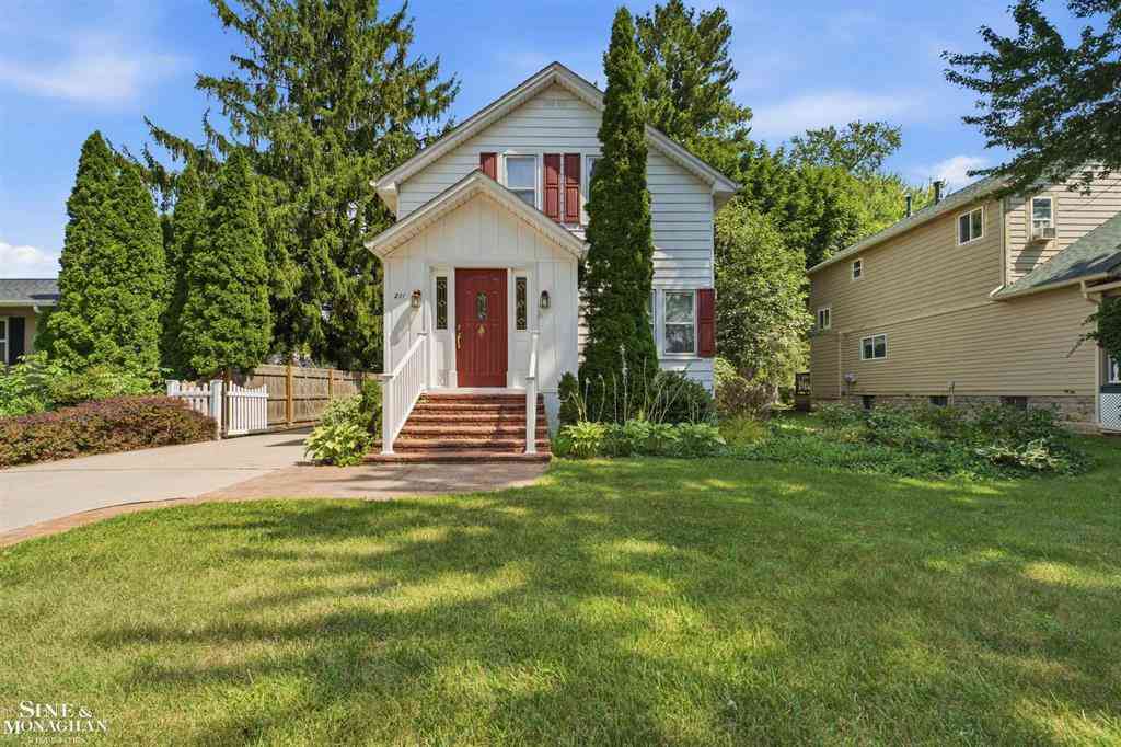 Homes For Sale - 211 S Tenth St Street <br/> Saint Clair County, St. Clair, MI 48079