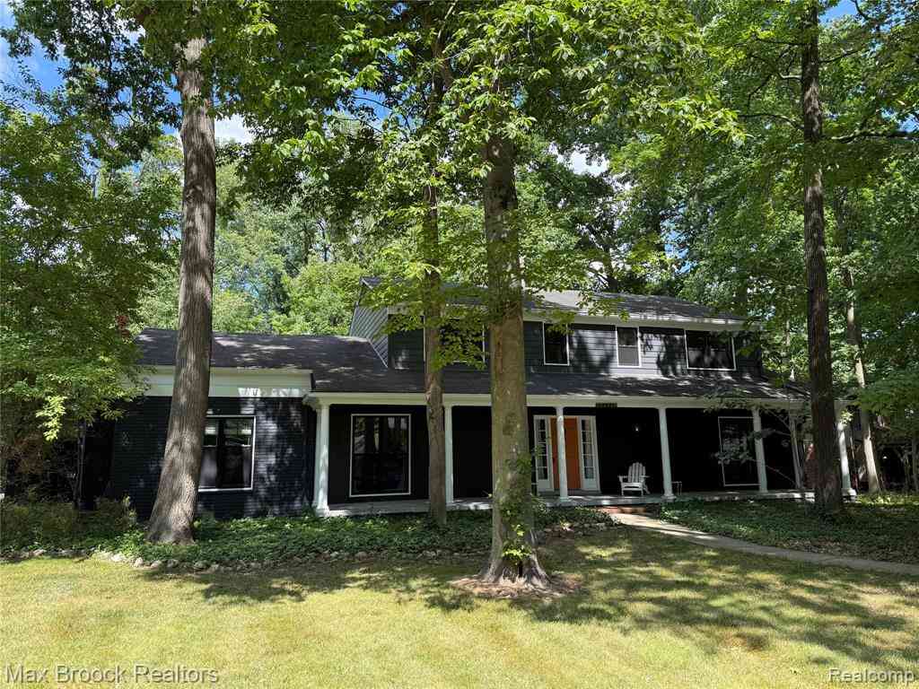 Homes For Sale - 22636 King Richard Court <br/> Oakland County, Beverly Hills, MI 48025