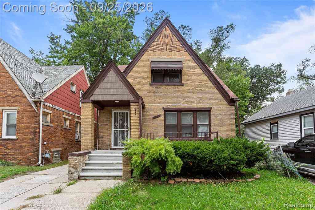 Homes For Sale - 15766 Cruse Street E E<br/> Detroit, MI 48227