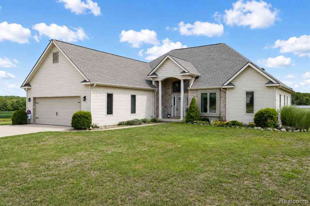 Homes For Sale - 5094 N Oak Road <br/> Genesee County, Davison, MI 48423