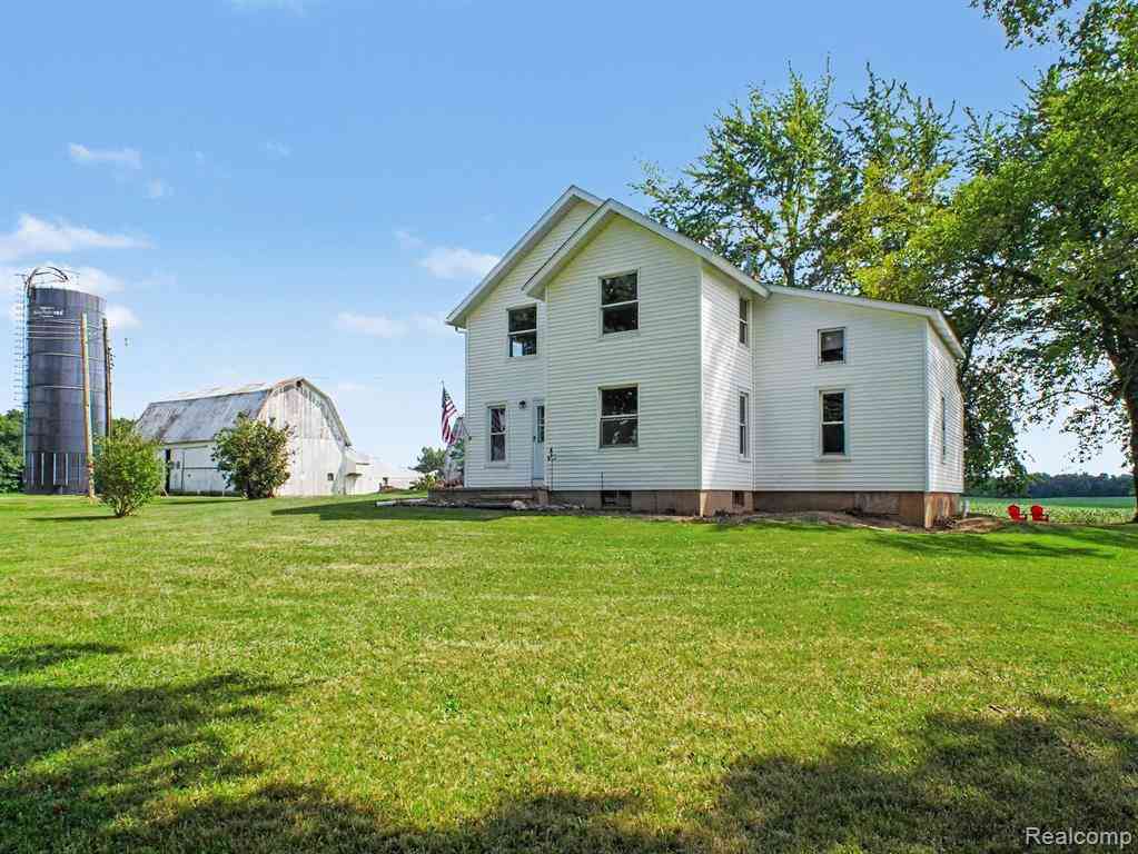 Homes For Sale - 12073 Lahring Road <br/> Genesee County, Byron, MI 48418