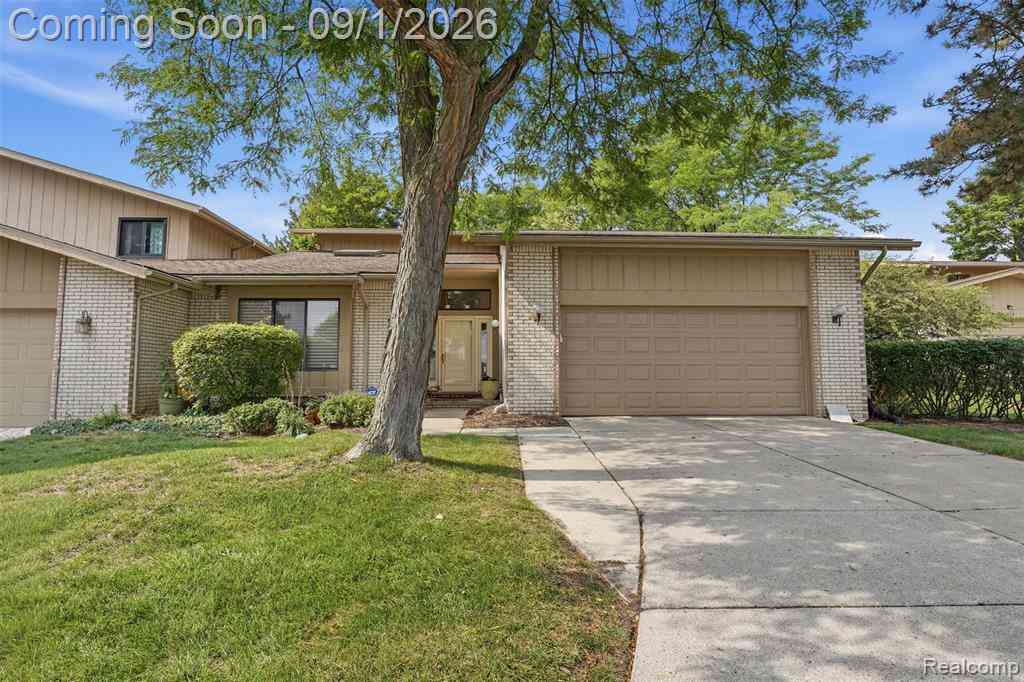Condo For Rent - 1736 Saint Johns Court <br/> Bloomfield Hills, MI 48302