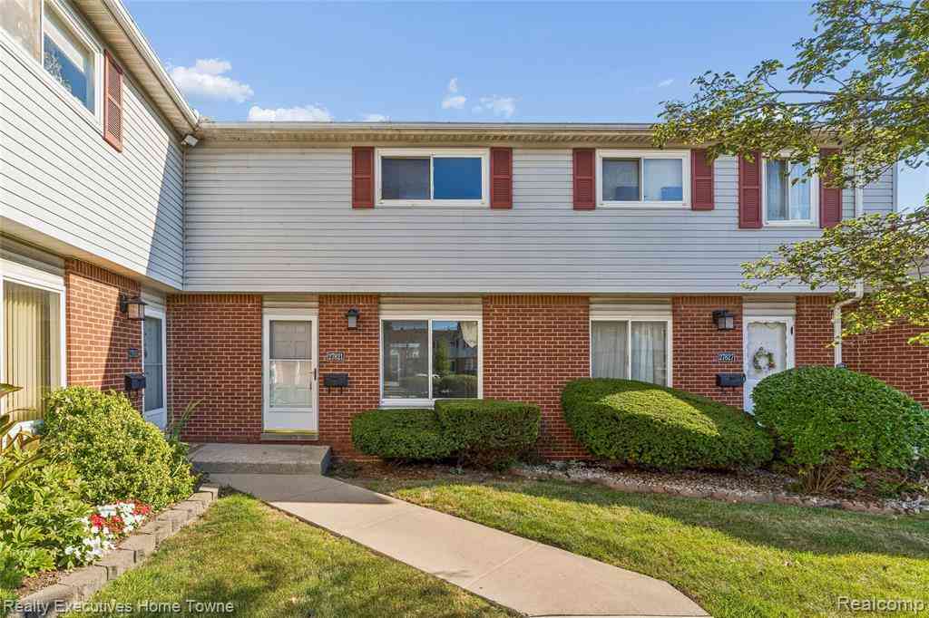 Condo For Sale - 27821 Eastwick Sq  <br/> Macomb County, Roseville, MI 48066
