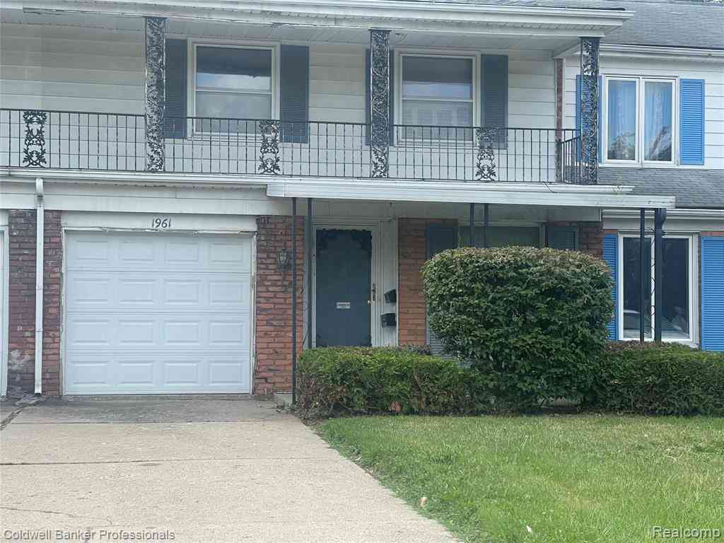 Homes For Sale - 1961 Laurel Oak Drive <br/> Genesee County, Flint, MI 48507
