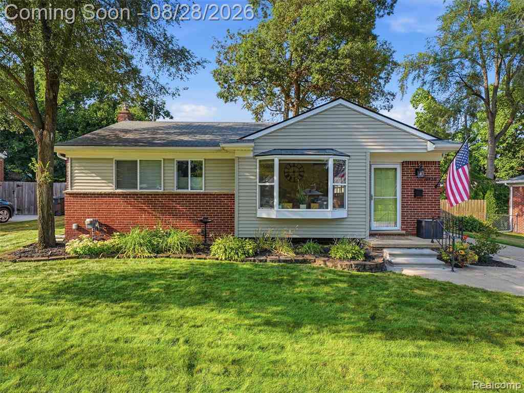 Homes For Sale - 8420 Northfield Boulevard <br/> Oakland County, Oak Park, MI 48237