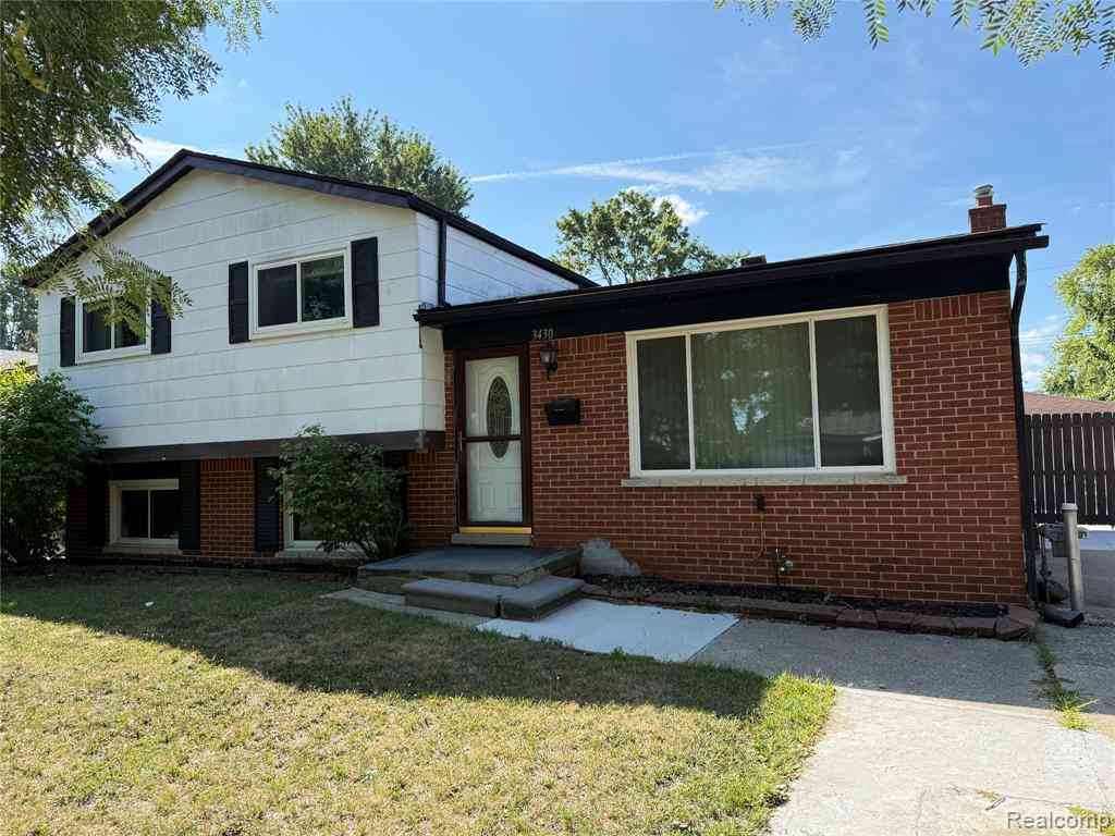 Homes For Rent - 3430 Chase Drive <br/> Warren, MI 48091