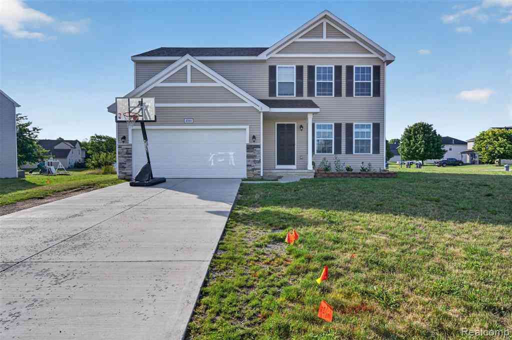 Homes For Sale - 4080 Meadow Walk Boulevard <br/> Grand Blanc, MI 48439