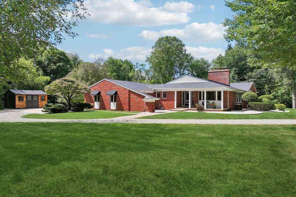 Homes For Sale - 890 E Romeo Road <br/> Oakland, MI 48363