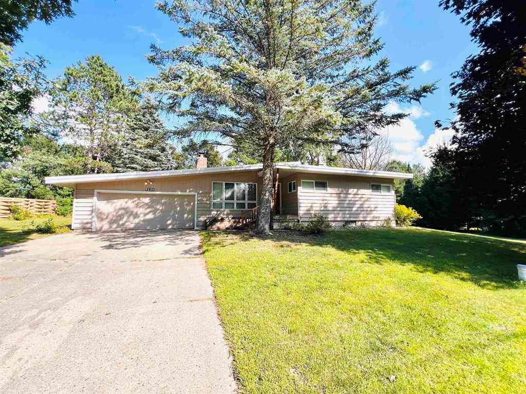 Homes For Sale - 5121 Crosby Road <br/> Cadillac, MI 49601