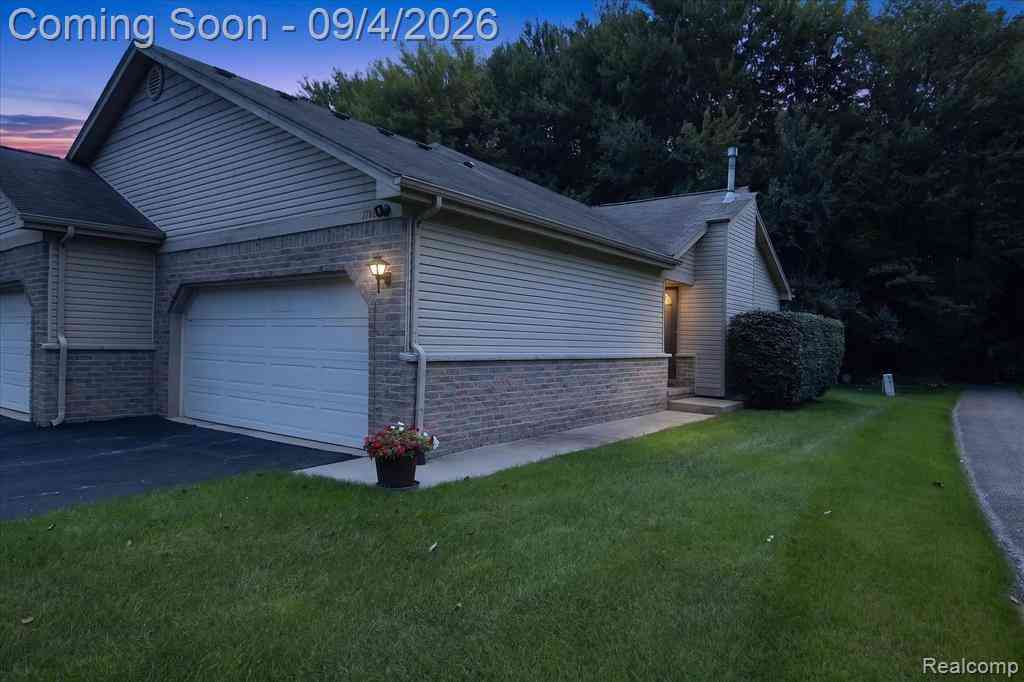 Condo For Sale - 17448 Ava Court <br/> Wayne County, New Boston, MI 48164