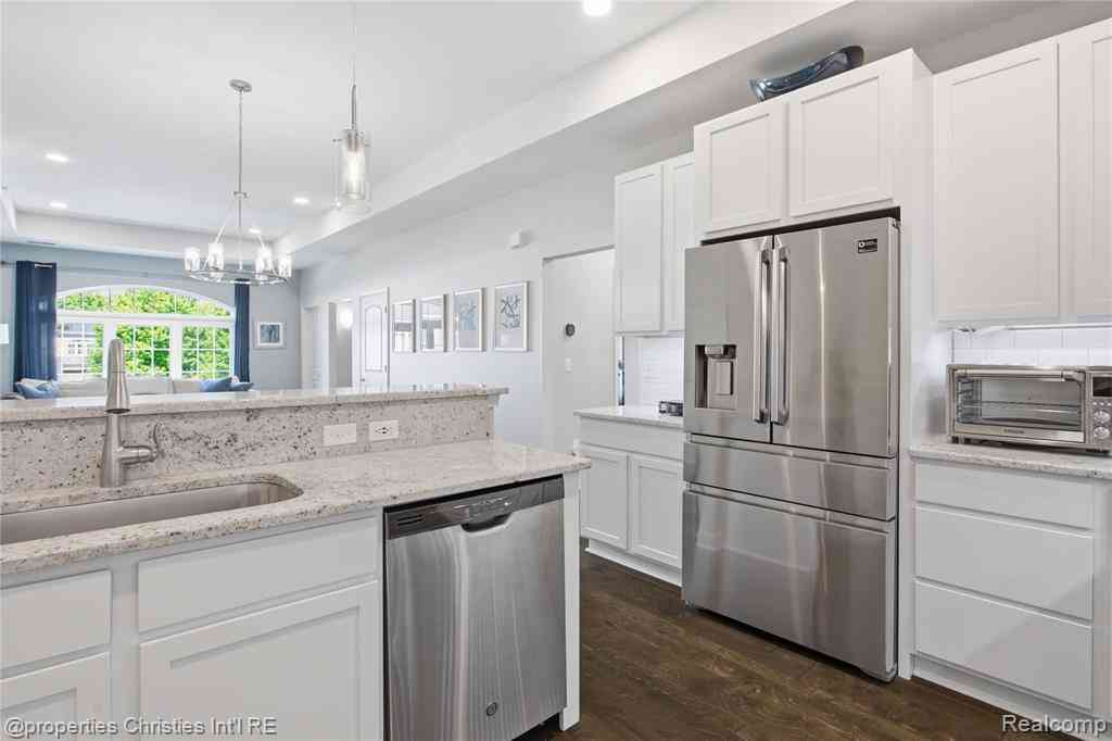 Condo For Sale - 5530 Arbor Chase Drive  #14<br/> Washtenaw County, Ann Arbor, MI 48103