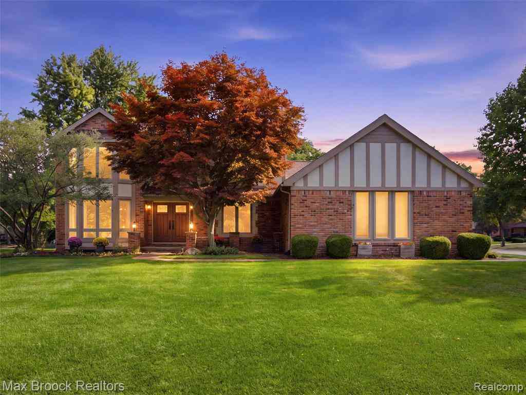Homes For Sale - 1664 White Birch Court <br/> Troy, MI 48098