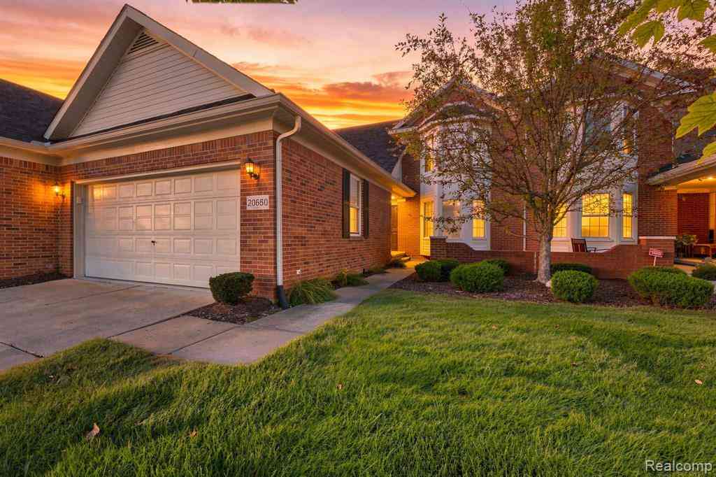 Condo For Sale - 20660 Bishop Drive <br/> Wayne County, Brownstown, MI 48183