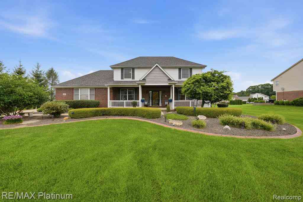Homes For Sale - 8927 Lantree Drive <br/> Livingston County, Hartland, MI 48855